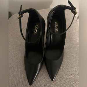 MICHAEL KORS Leather Pumps